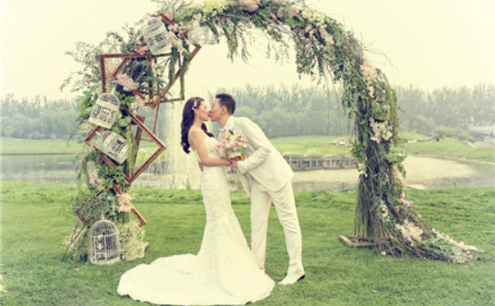 夏天拍婚纱照注意事项有哪些 夏天拍婚纱照攻略