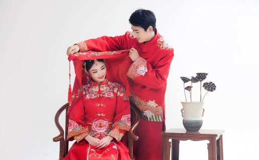 唐装婚纱照怎么拍好看 唐装婚纱照拍摄技巧