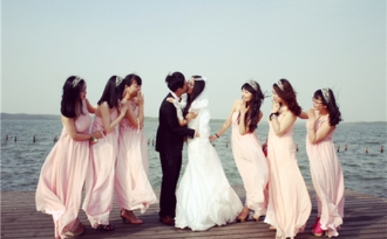 结婚伴郎伴娘要几个 3到4个结婚伴娘可以吗