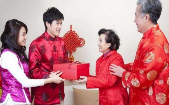 男朋友妈妈生日送什么礼物好 给婆婆送什么礼物好