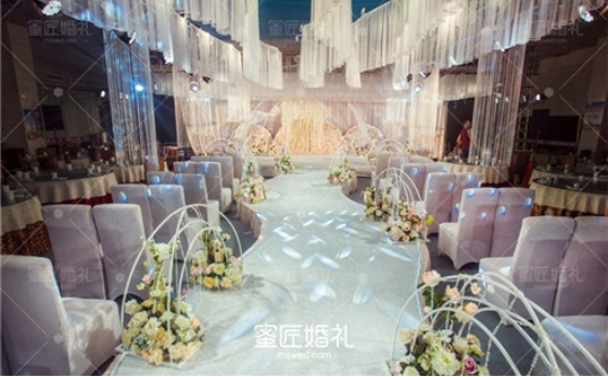 婚礼上妈妈穿什么得体 高档妈妈装婚礼礼服推荐