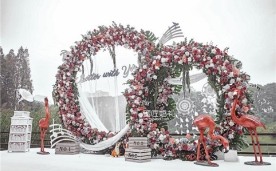 订婚是在男方家还是女方家 订婚男方请客还是女方