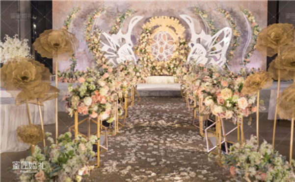 订婚的说说 自己订婚怎么发朋友圈