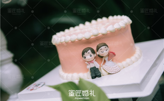 订婚朋友圈心情短语 女生订婚说说心情短语