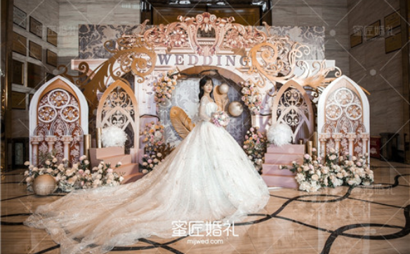 浪漫校园婚礼主持人致辞 梦想中的校园婚礼