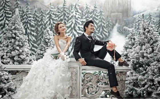 雪景婚纱照的拍摄技巧 雪景婚纱照姿势大全