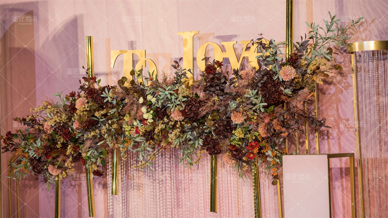 结婚伴郎伴娘服装有什么要求