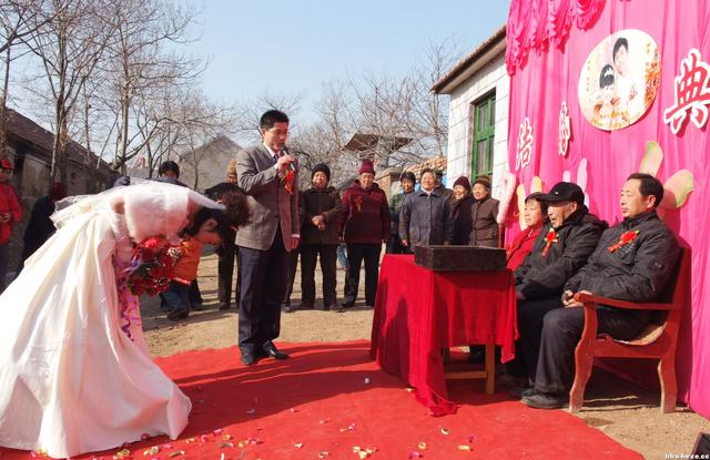 农村婚礼主持词 农村婚礼主持词顺口溜