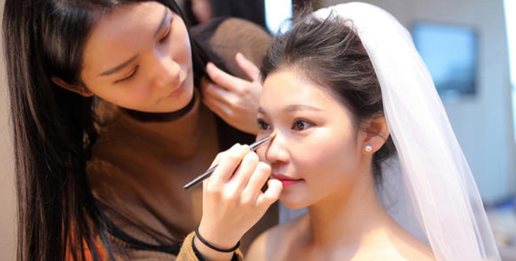 婚礼跟妆选择 请婚礼跟妆的价格