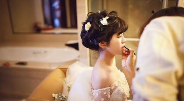 专业婚礼跟妆 婚礼跟妆人员