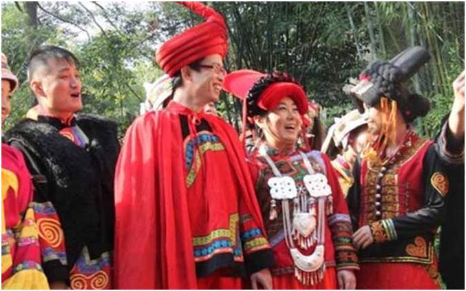 彝族婚礼服装 苗族婚礼服装