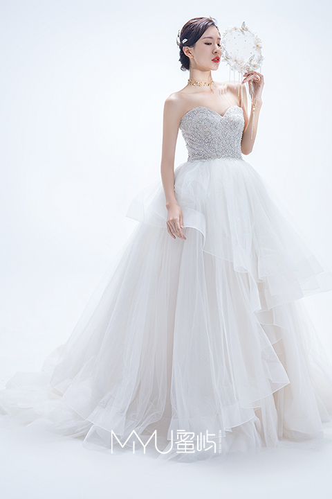 新娘婚纱更多款式