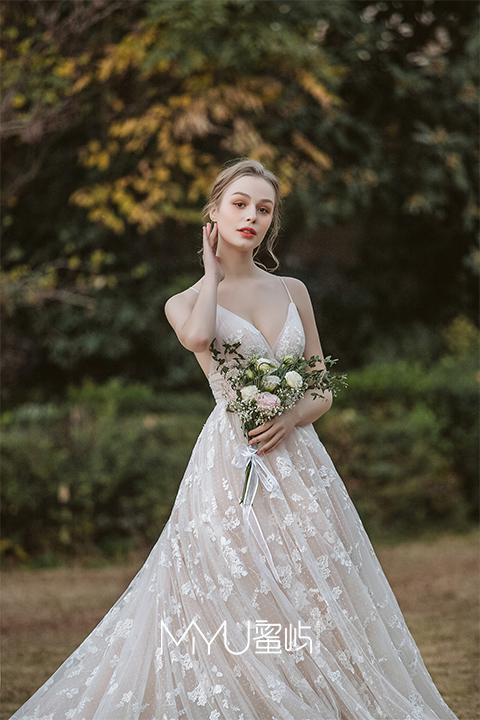 新娘婚纱森系性感吊带仪式纱