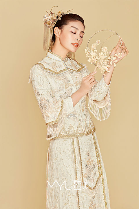 中式嫁衣杏仁印花锻刺绣马来褂