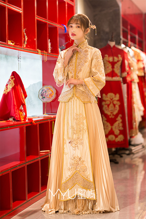 中式嫁衣香槟金珠串流苏马来褂