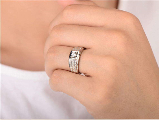 没结婚戒指戴哪个手指图片