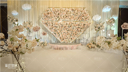 婚礼邀请词朋友圈 女方婚礼邀请词朋友圈