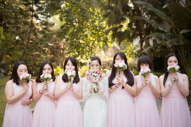 租伴娘礼服多少钱一天 伴娘伴郎服装有租的吗