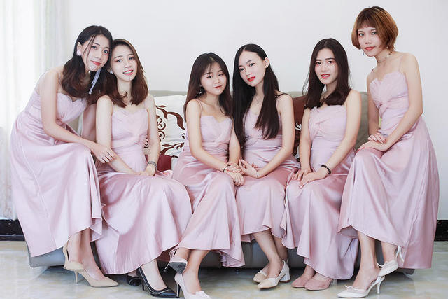 伴娘方形脸做什么发型好看 方脸伴娘发型