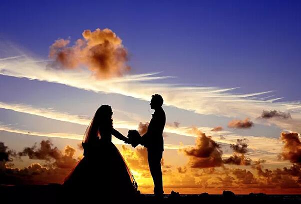 拍婚纱照技巧有哪些 拍婚纱照的5个动作技巧