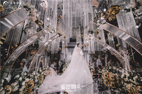 丽江拍婚纱照几套婚纱合适 要准备几双鞋子