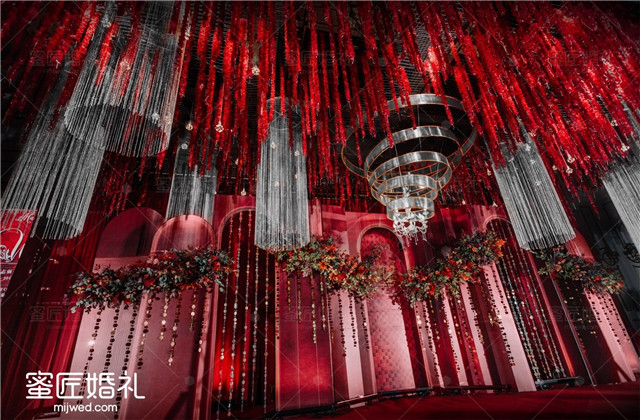 金色主题婚礼策划 金色婚礼现场策划方案