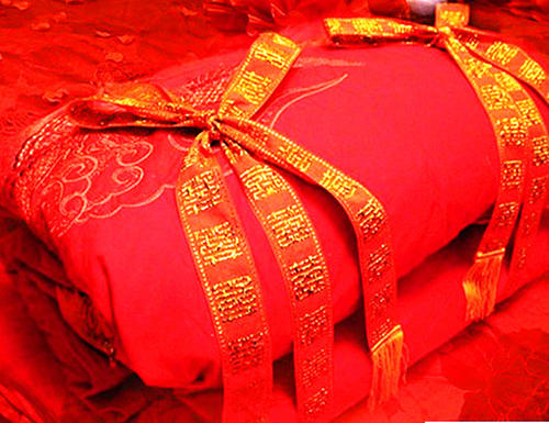 结婚女方给新郎买什么 结婚什么东西是女方买
