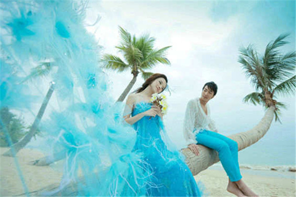 军人拍婚纱照穿什么衣服好呢