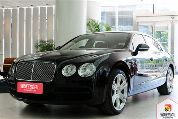 奔驰E级出婚车多少钱一天 奔驰e300婚车多少钱