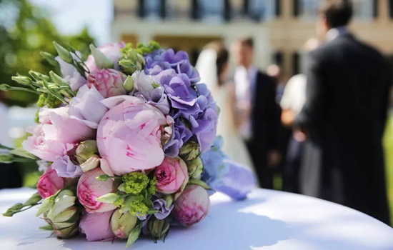 接到新娘手捧花说什么 伴娘接到手捧花的感言