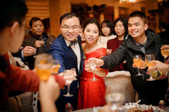 订婚祝福语大全简短10个字 恭贺订婚的祝福语