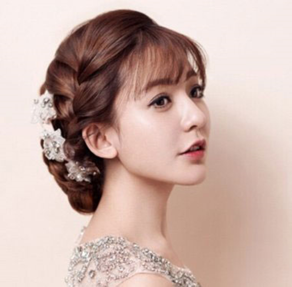 韩式唯美新娘发型步骤 韩式新娘头发造型