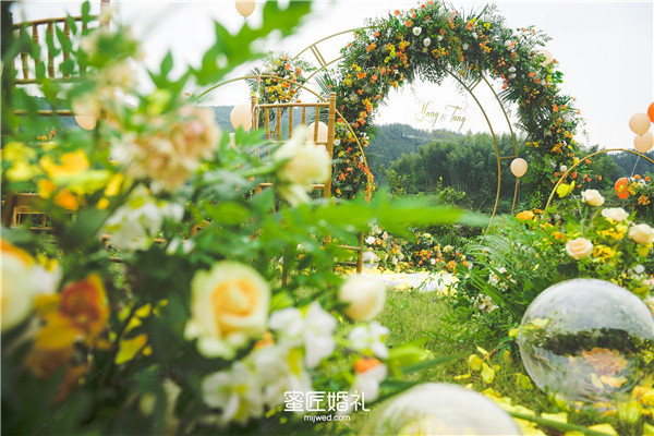 好朋友结婚包多少红包 结婚吉利数字红包金额