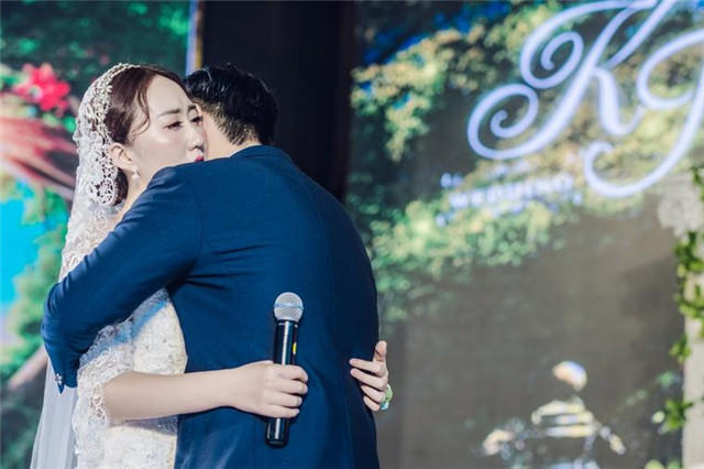 领结婚证发朋友圈语录 适合发朋友圈的领证感言