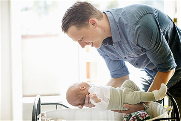 宝宝满月了说说怎么写 宝宝满月心情说说