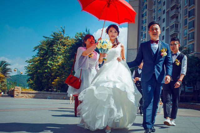 父母给孩子的订婚祝福语 订婚祝福语父母怎么说