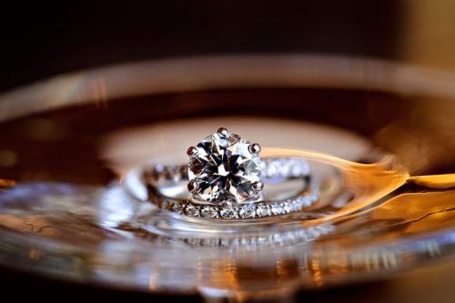 国内比较好的钻戒品牌 国内结婚钻戒排行榜