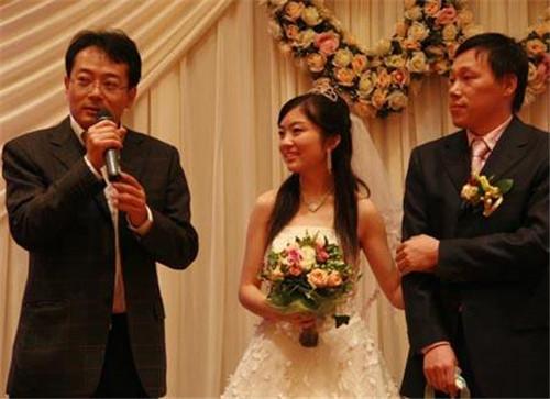 宾客代表婚宴祝酒词 参加朋友婚宴祝酒词