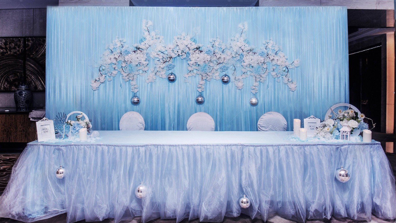 蓝色清爽的主题婚礼风格