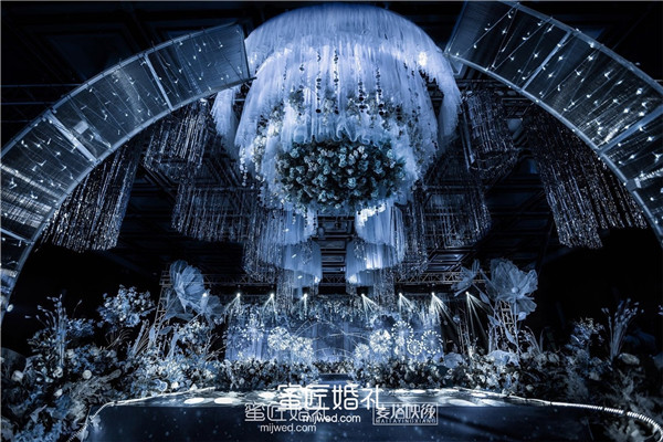 结婚请柬发朋友圈应该说什么