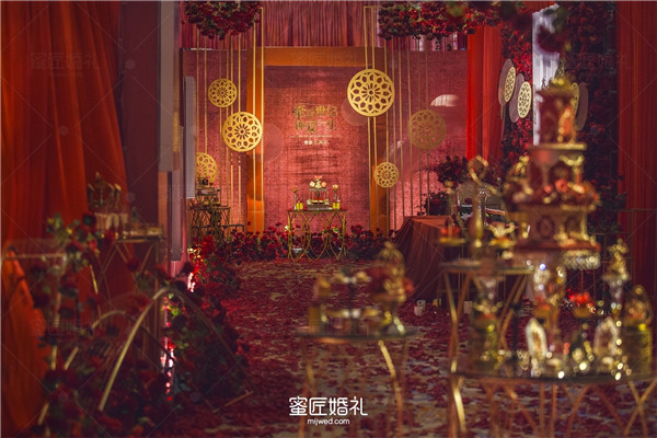 订婚女方哪些亲戚参加