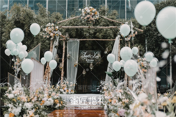 我本人结婚请帖怎么写