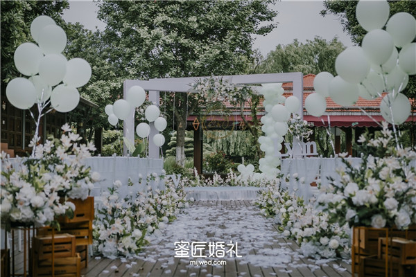 朋友女儿满月红包贺词