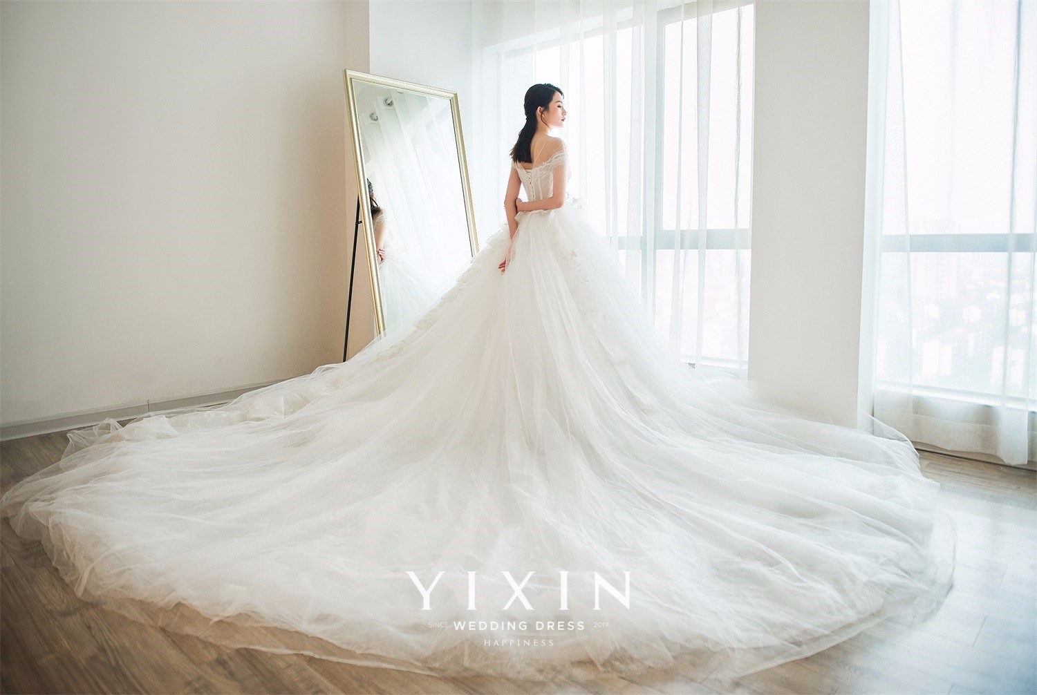 武汉婚纱礼服批发