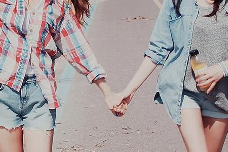 发朋友圈晒礼物的短语 收到礼物怎么发朋友圈