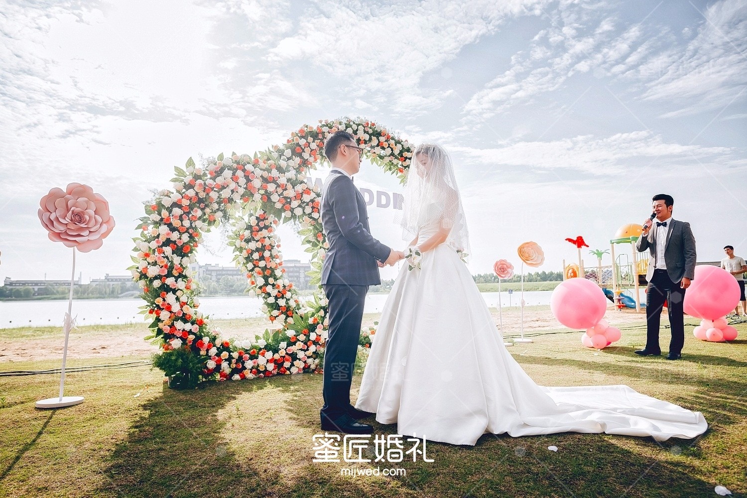 婚礼祝福歌曲送给新郎新娘