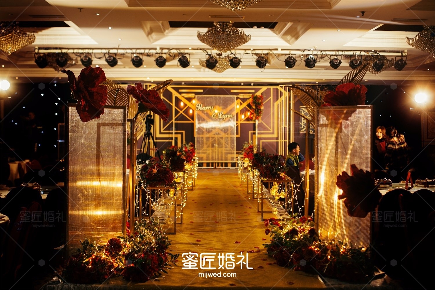 结婚女方给男方买什么 订婚女方给男方买什么