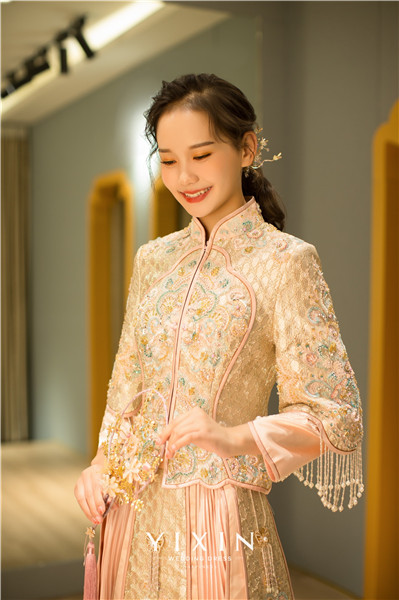 中式婚礼新娘礼服图片