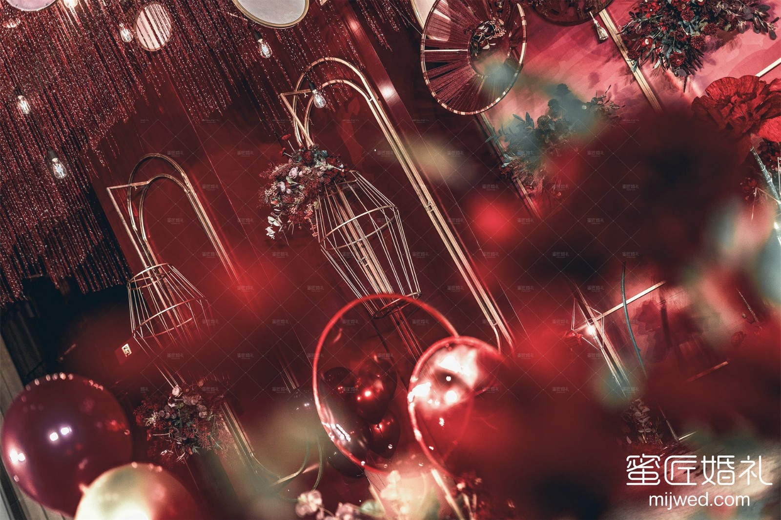 新年晚会主持人开幕词