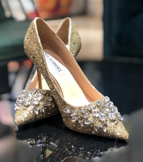  参加婚礼穿什么衣服合适女